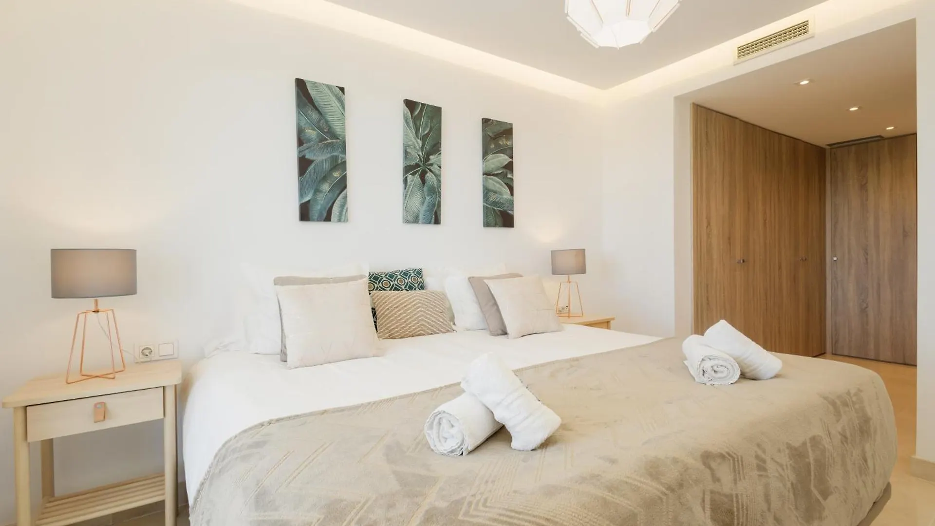 Modern Apartment, With Large Private Terrace, Bbq And Panoramic Sea Views, In Residencial Botanic, Benahavis Apartment