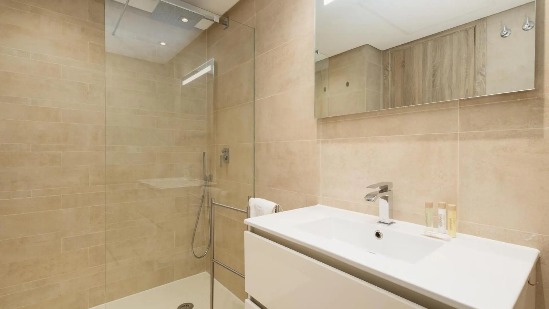 Apartment Modern Apartment, With Large Private Terrace, Bbq And Panoramic Sea Views, In Residencial Botanic, Benahavis